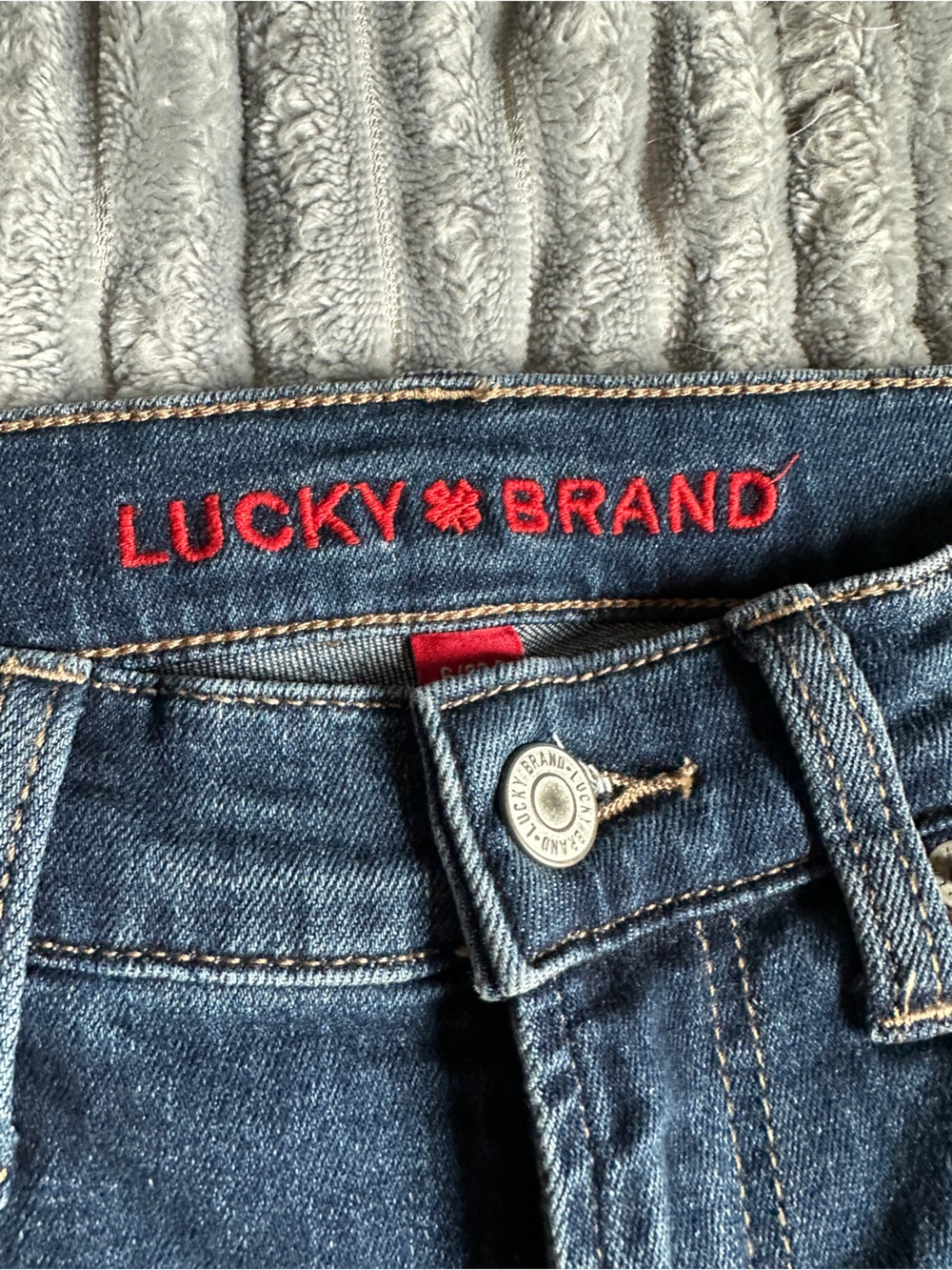 Lucky Brand sweet midrise boot jeans with stretch - Picture 2 of 11